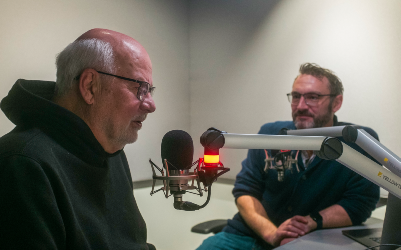 Peter Mansbridge sits across from Jordan Health-Rawlings in the studio.